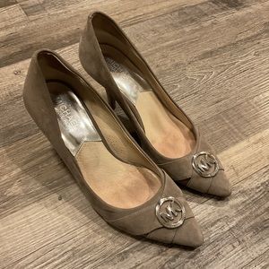 Michael kors pump heels